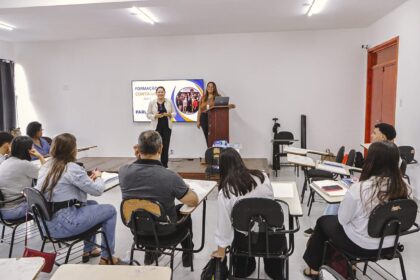 Parlamentares juvenis da Alerj recebem capacitação