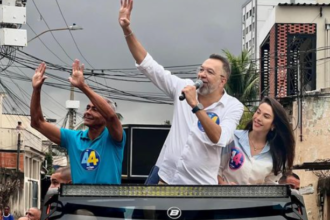 Canella e Romário em carreata