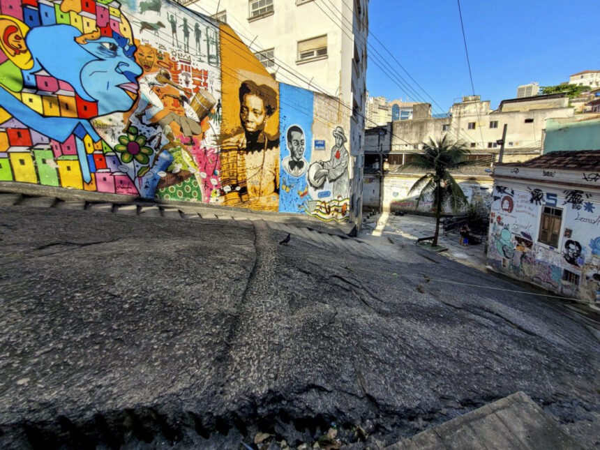 Prefeitura auoriza licitação para reforma da Pedra do Sal e Largo da Prainha