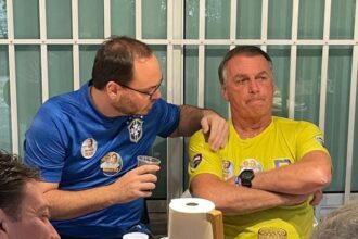 Carlos Bolsonaro recupera posto de vereador mais votado do Rio