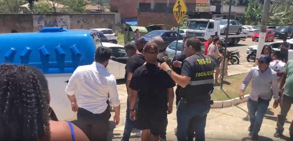 Candidato a vereador é preso em Búzios por suspeita de compra de votos; veja o vídeo