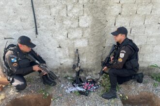 Armamentos de guerra apreendidos em operações no Rio e Baixada