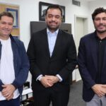 O prefeito eleito de São João de Meriti, Leo Vieira; o governador Cláudio Castro; e o deputado federal Luciano Vieira: mágoas da campanha eleitoral já ficaram para trás