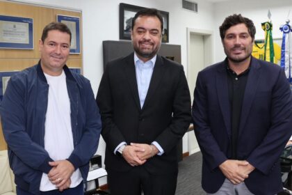 O prefeito eleito de São João de Meriti, Leo Vieira; o governador Cláudio Castro; e o deputado federal Luciano Vieira: mágoas da campanha eleitoral já ficaram para trás