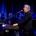 Theatro Municipal recebe Ivan Lins e Orquestra MPB Jazz