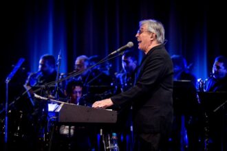 Theatro Municipal recebe Ivan Lins e Orquestra MPB Jazz