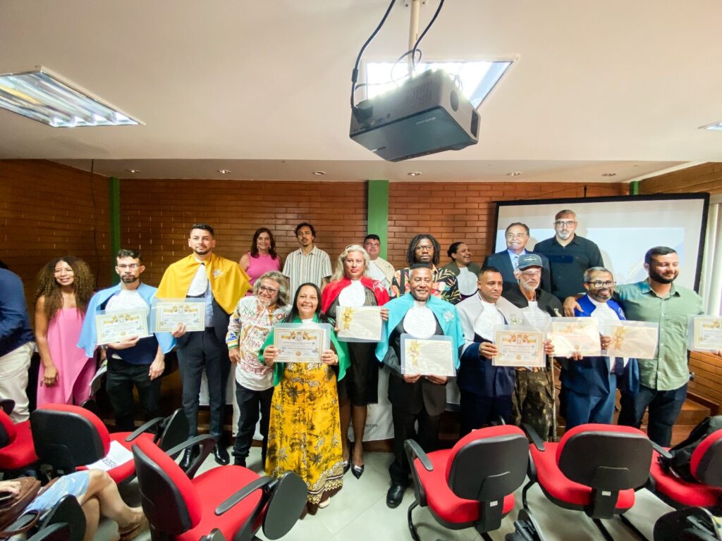 Academia Brasileira de Letras do Cárcere empossa 11 novos acadêmicos