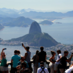 Visitantes no Cristo Redentor: curso vai capacitar profissionais de turismo - Foto Marcos de Paula / Prefeitura do Rio