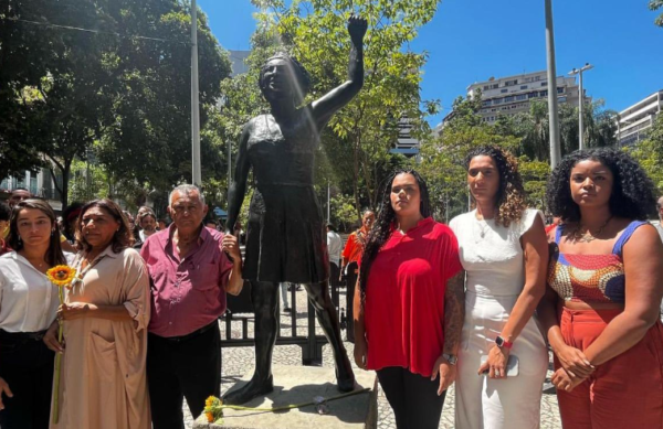 Família da vereadora Marielle Franco organiza protesto por justiça em dia de júri popular dos acusados do assasinato