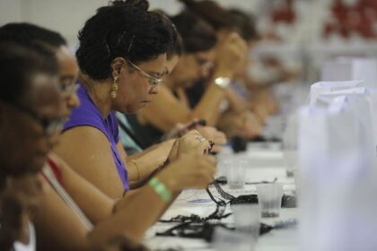 mulheres negras costurando - capacitação social