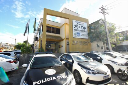 Homem é preso por tentar matar ex-companheira com chave de fenda