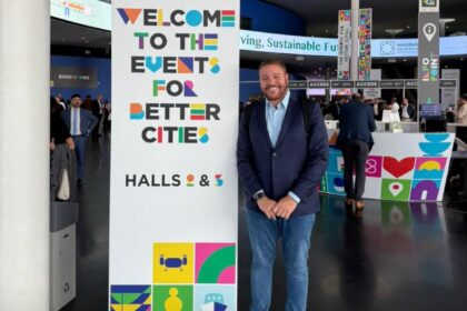 Júlio Canelinha, prefeito eleito de Paraíba do Sul em Barcelona, onde está sendo realizada a Smart Cities, o maior congresso de cidades inteligentes do mundo