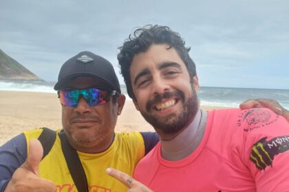 Dentinho de Itacoatiara supera incêndio para virar o queridinho dos famosos