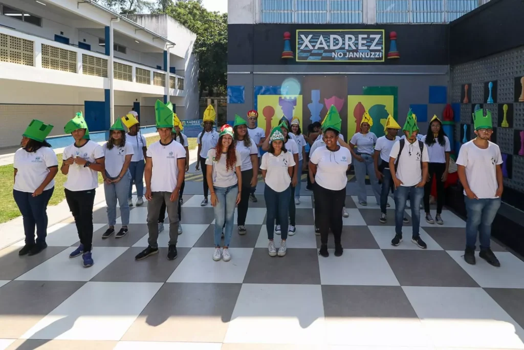 Deputado Sergio Fernandes quer transformar colégio na Barra em referência no xadrez