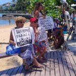 Moradores protestam contra poluição e descaso nas praias de Búzios