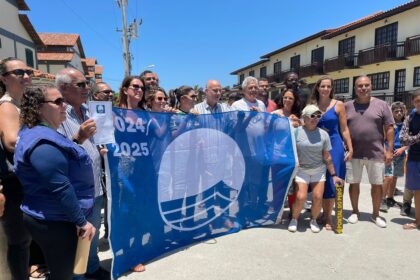 Peró hasteia bandeira azul e reabre Trilha do Vigia