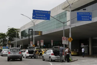 Paes afirma que chegou a hora de discutir a concessão do Aeroporto Santos Dumont