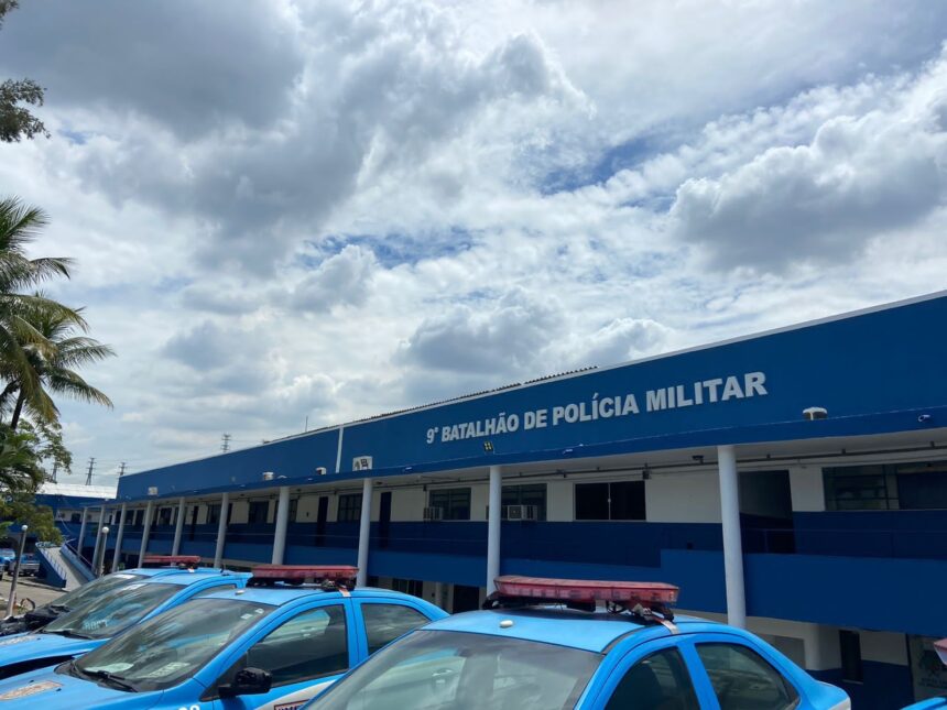 Policial acusado de liderar milícia na Baixada é preso dentro de batalhão