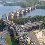 Acidente entre quatro veículos complica trânsito na Linha Vermelha