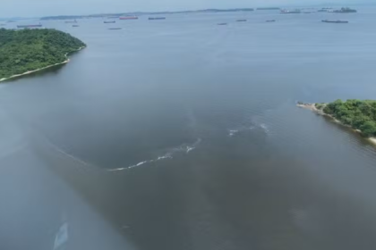 Inea encontra mancha de óleo na Baía de Guanabara