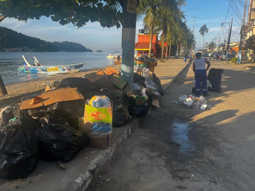 Empresa abandona coleta de lixo em Mangaratiba e causa caos na cidade