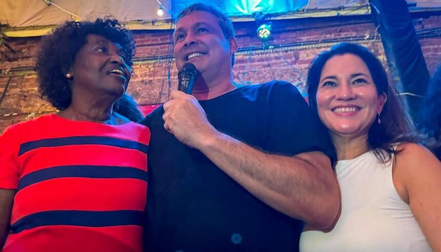 Lindbergh Farias, entre Benedita da Silva e Elika Takimoto: futuro líder do PT na Câmara vai apoiar a deputada estadual para a presidência do PT