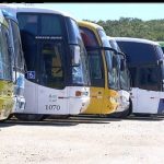 Ônibus de turismo serão taxados em R$ 3 mil para entrar em Cabo Frio: decreto já está na mesa do prefeito Dr. Serginho