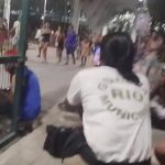 Crianças precisam se esconder de tiroteio no Parque Oeste; veja o vídeo