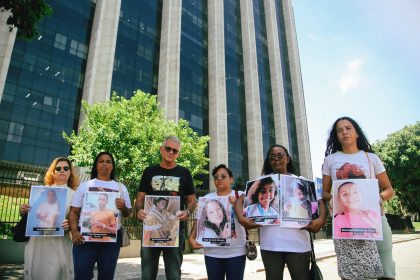 Rio de Paz cobra de Eduardo Paes volta dos cartazes em homenagem a crianças na Lagoa