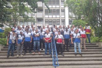 Agentes do Segurança Presente protestam na Uerj contra salários atrasados