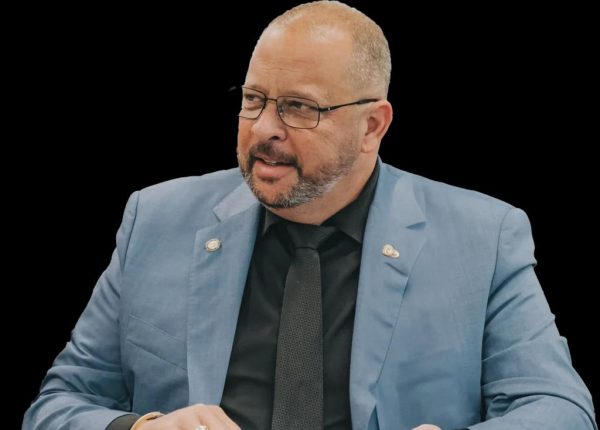 Guilherme Delaroli será o vice-presidente da Assembleia Legislativa 58 Guilherme Delaroli foi o deputado indicado pelo PL para compor a chapa como vice de Rodrigo Bacellar na eleição da mesa diretora da Assembleia Legislativa