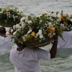 Para as religiões de matriz africana, dia dois de fevereiro também é dia de Iemanjá. A festa da orixá do mar é celebrada em todo o Brasil, e ganha ainda mais força no litoral ou em localidades portuárias — como o Rio de Janeiro. O "Bora Lá" deste primeiro final de semana de fevereiro, vai até as areias da Praia do Arpoador, na Zona Sul, para uma celebração que, segundo os organizadores, espera até 25 mil pessoas.