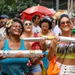 Para 2025, o carnaval de rua do Rio contará com 42 novos blocos, segundo a lista oficial divulgada recentemente pela Prefeitura. Eles começam a se apresentar na cidade no próximo dia 09 de fevereiro, três semanas antes da folia oficial.