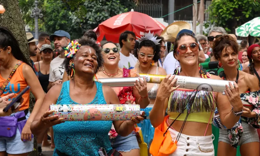 Para 2025, o carnaval de rua do Rio contará com 42 novos blocos, segundo a lista oficial divulgada recentemente pela Prefeitura. Eles começam a se apresentar na cidade no próximo dia 09 de fevereiro, três semanas antes da folia oficial.