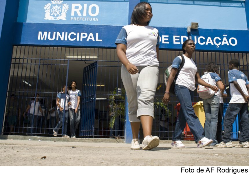 Prefeitura firma novo contrato de R$ 11,6 milhões para consultoria na educação