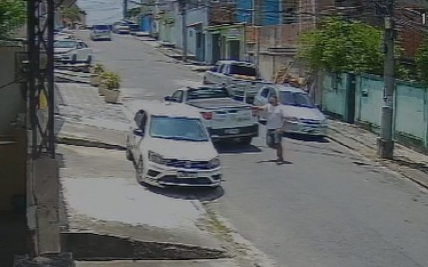 Carro da Águas do Rio é roubado e usado em outro assalto na Zona Norte; vídeo