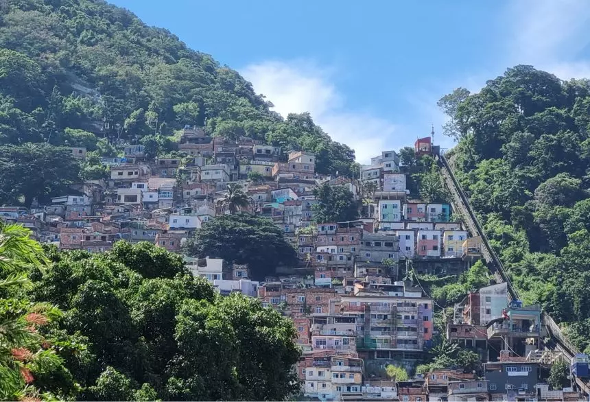 A mensagem de uma favela para todas as favelas e seus carrascos