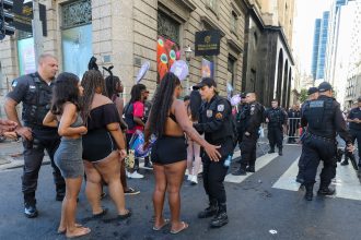 Abertura oficial do carnaval mobiliza 3,3 mil PMs no Rio