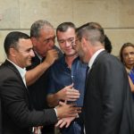 Fundador e líder do blocão, William Coelho é cumprimentado na abertura do ano legislativo: grupo conquistou oito presidências de comissões