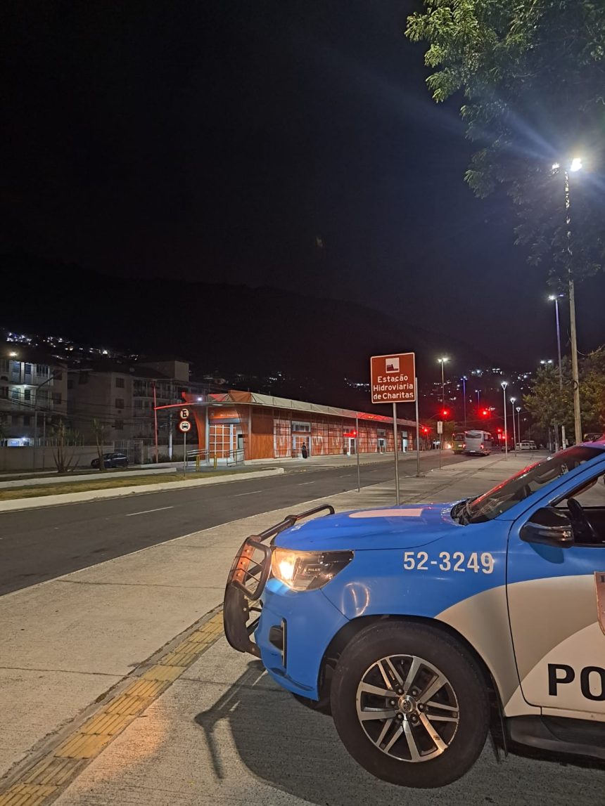 PM mantém cerco em Charitas um dia após operação em comunidade de Niterói