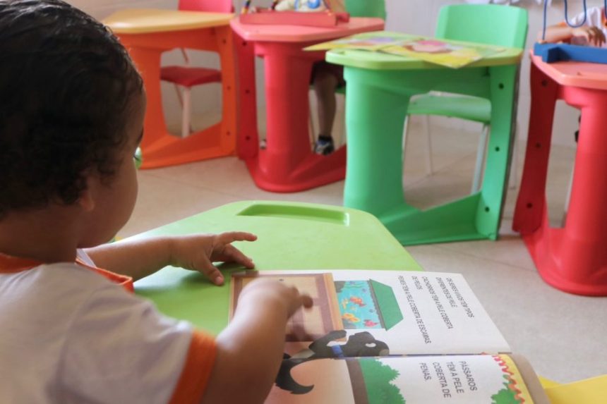 O começo do ano letivo tem sido conturbado para alunos, professores e responsáveis da rede municipal de Niterói. A greve dos profissionais da educação foi anunciada ainda no final de janeiro, e o cabo de guerra entre servidores e a Prefeitura de Niterói, parece estar longe de uma resolução.