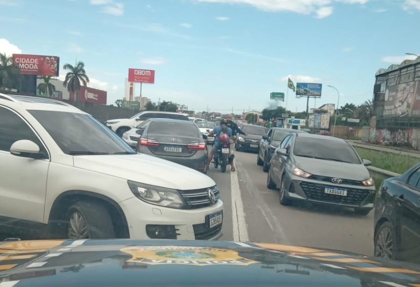 Possível arrastão faz motoristas voltarem pela contramão na Dutra