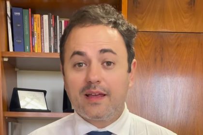 Racha à vista: apoio do PSOL a Bacellar deixa Glauber Braga indignado; veja o vídeo