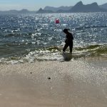 Praia com água suja: como escapar da cilada no verão