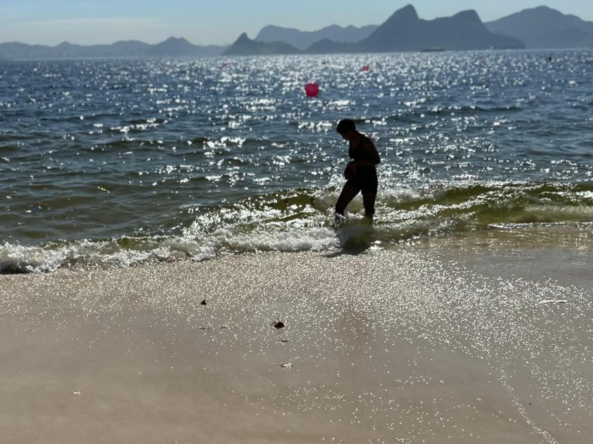 Praia com água suja: como escapar da cilada no verão