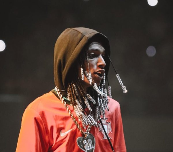 Rapper Oruam vira réu por tentativa de homicídio contra policiais civis