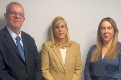 A presidente da OAB-RJ, Ana Tereza Basílio, ao lado de sua vice, Sílvia Dummont, e do presidente da Comissão de Justiça do Trabalho (CJT), Ricardo Menezes, anuncia, em vídeo, o apoio à candidatura de Rita Cortez ao Instituto dos Advogados Brasileiros