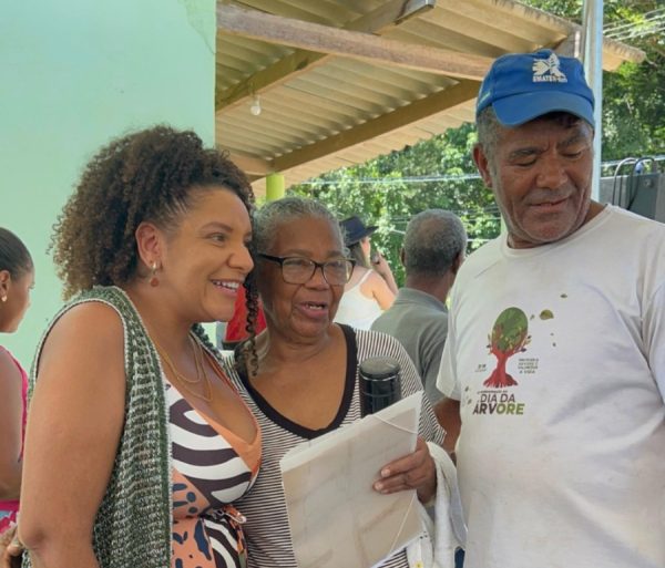 Renata Souza visita assentamento em Silva Jardim para articular regularização fundiária 49 Renata Souza visita assentamento em Silva Jardim para articular regularização fundiária