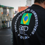 A Secretaria de Estado de Defesa do Consumidor (Sedcon) e o Procon realizaram em parceria com a Agência Nacional de Petróleo, Gás Natural e Biocombustíveis (ANP) e outros órgãos, uma fiscalização em postos de gasolina em Niterói, Itaboraí e São Gonçalo.