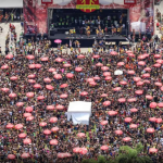 O bloco Bangalafumenga anunciou na última terça-feira (25), o cancelamento do desfile de 2025. O coletivo de organizadores publicou um manifesto nas redes sociais, criticando o atual modelo de gestão do carnaval de rua do Rio. Fundado em 1998, o "Banga", teve público estimado de mais de 100 mil foliões em 2024.